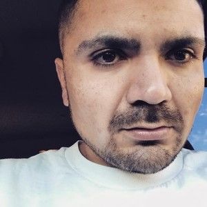 Meet your Posher, Efren